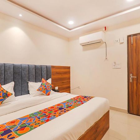 Fabhotel Rachna Palace And Banquets - Nr Lekhraj Metro Station Lakhnau Kültér fotó