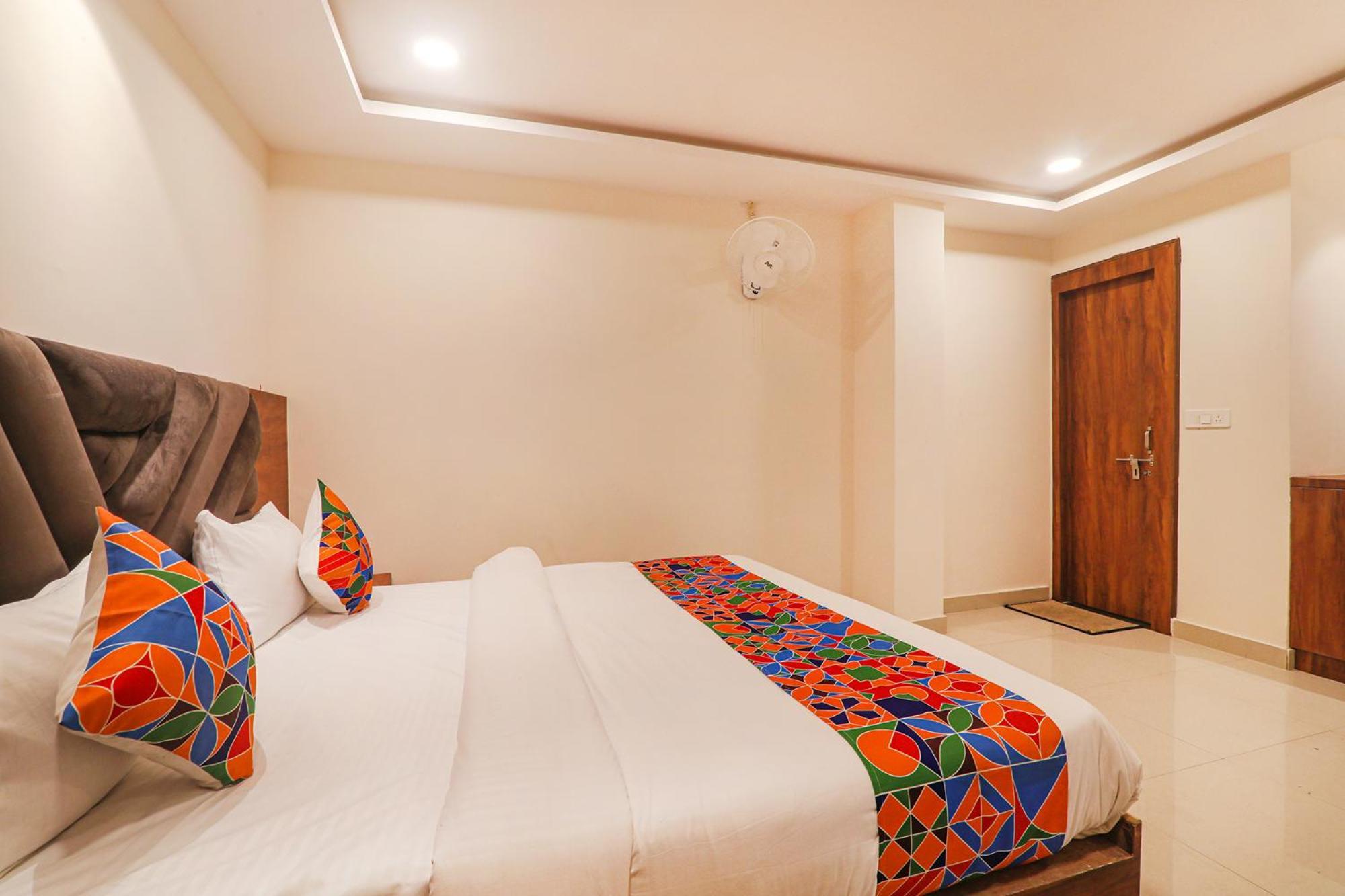 Fabhotel Rachna Palace And Banquets - Nr Lekhraj Metro Station Lakhnau Kültér fotó