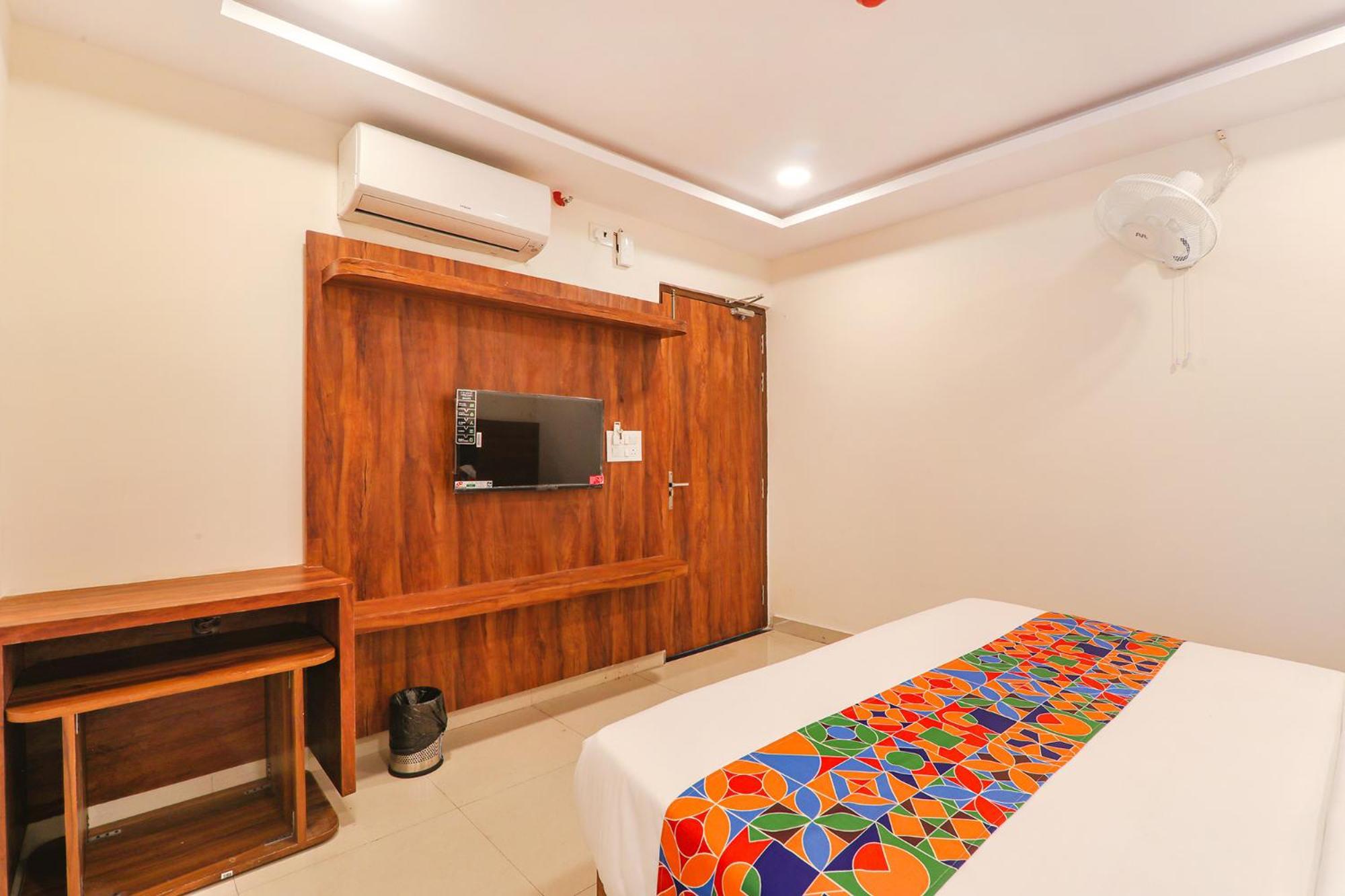 Fabhotel Rachna Palace And Banquets - Nr Lekhraj Metro Station Lakhnau Kültér fotó