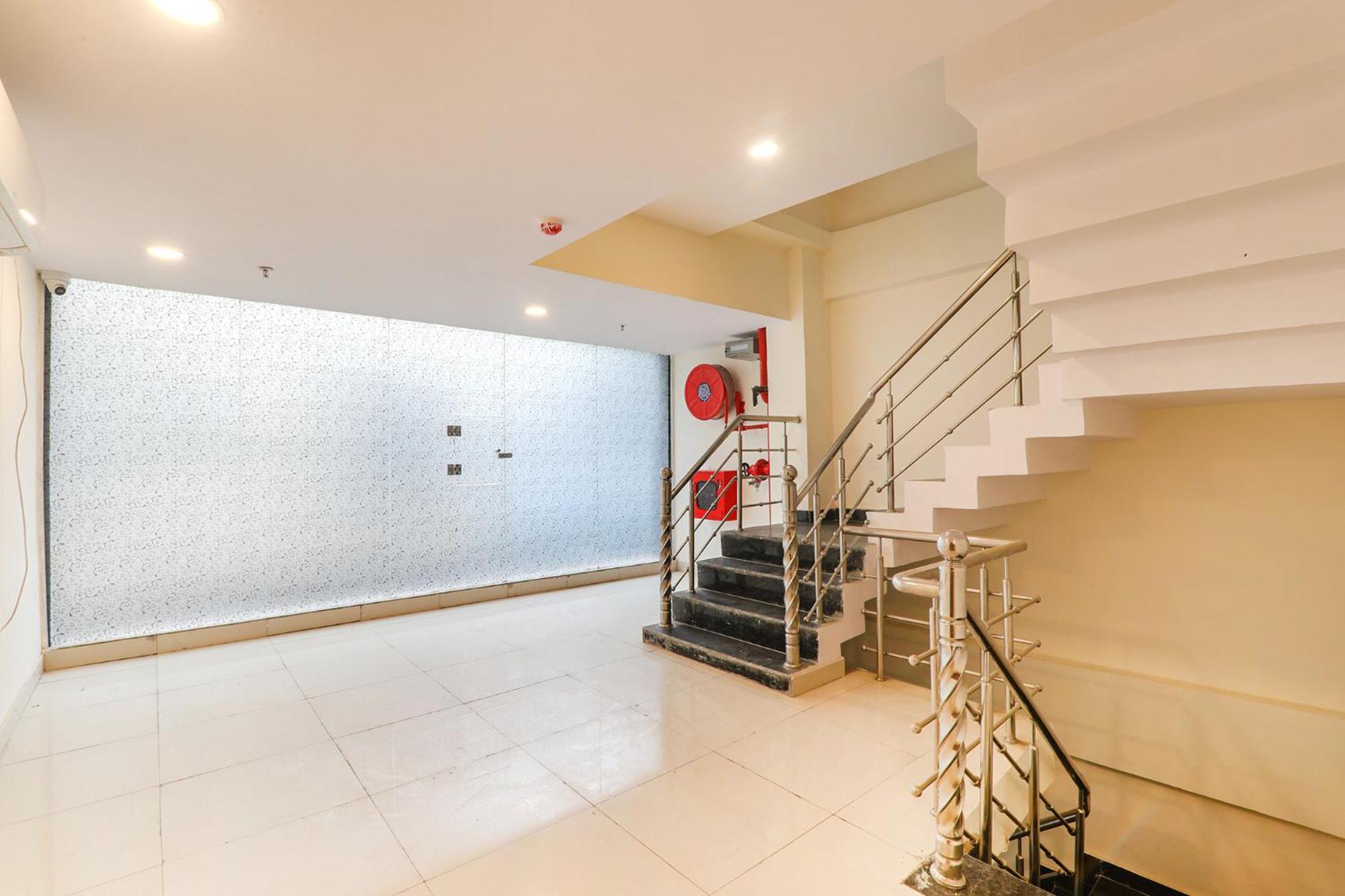 Fabhotel Rachna Palace And Banquets - Nr Lekhraj Metro Station Lakhnau Kültér fotó